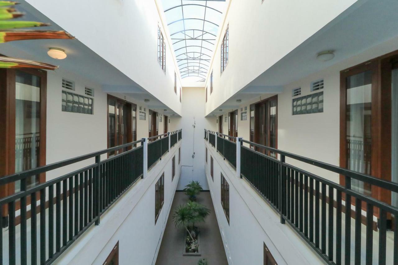 Legian Village Residence Семиньяк Экстерьер фото